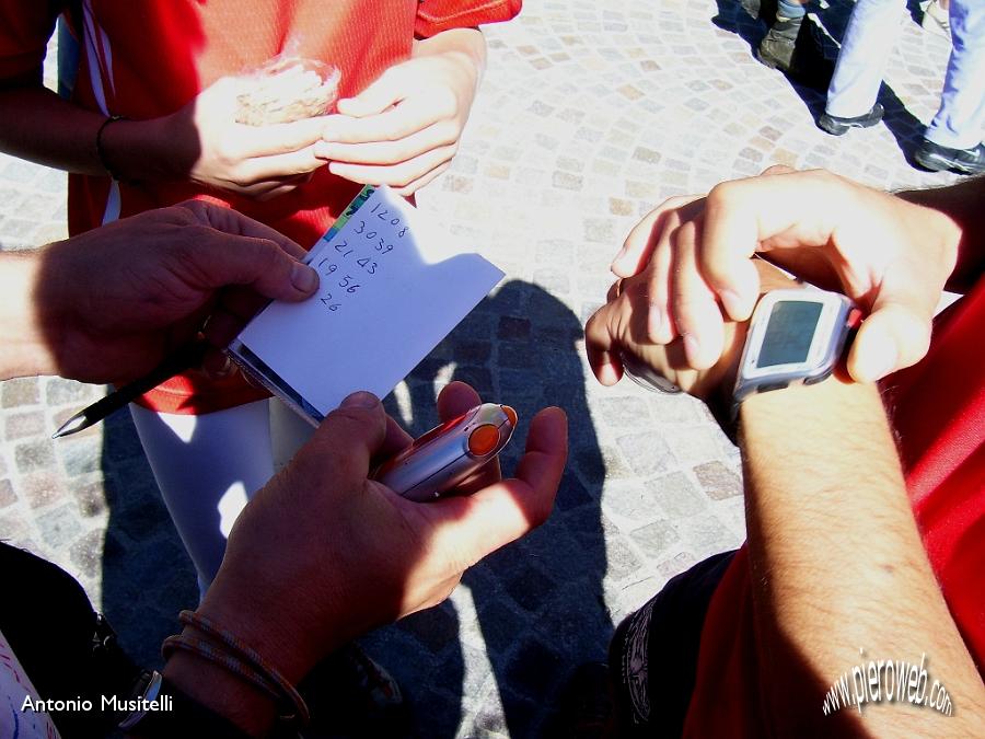 44 Si confrontano i tempi di percorrenza.jpg